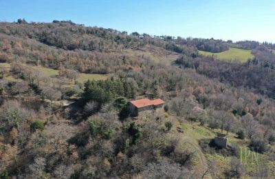 Lantligt hus till salu 06019 Preggio, Umbria:  