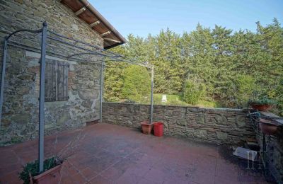 Landsted til salgs 06019 Preggio, Umbria, Terrasse