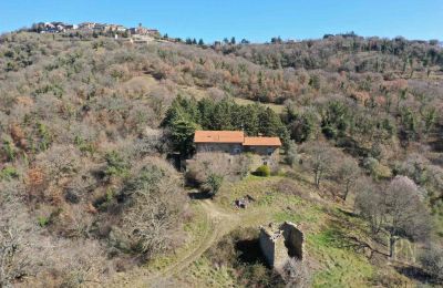 Lantligt hus till salu 06019 Preggio, Umbria:  