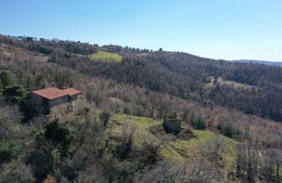 Lantligt hus till salu 06019 Preggio, Umbria:  