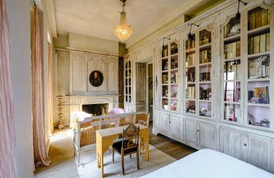 Historische Villa kaufen İstanbul, Tom Tom, Nur-i Ziya Sokak, Bibliothek