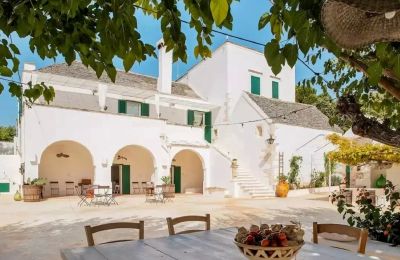 Lantligt hus till salu Martina Franca, Puglia:  Utsikt utifrån