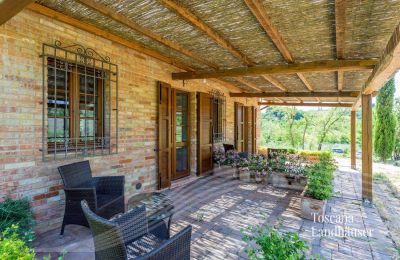 Landhaus kaufen Chianciano Terme, Toskana:  RIF 3061 überdachte Terrasse