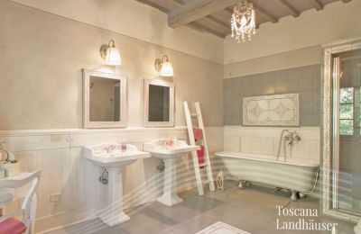 Historische Villa kaufen Foiano della Chiana, Toskana:  Badezimmer
