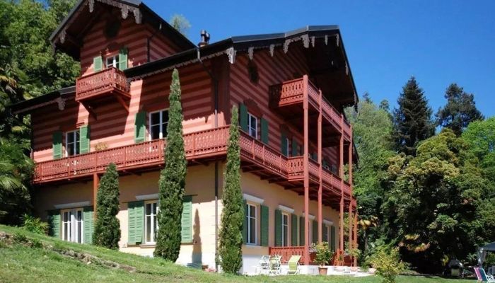 Historisk villa til salgs 28823 Ghiffa, Piemonte,  Italia