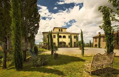Historische villa te koop Montaione, Toscane:  Vooraanzicht