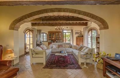 Historische villa te koop Montaione, Toscane:  Woonkamer