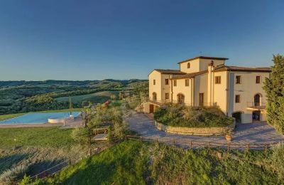 Historische villa te koop Montaione, Toscane:  Buitenaanzicht