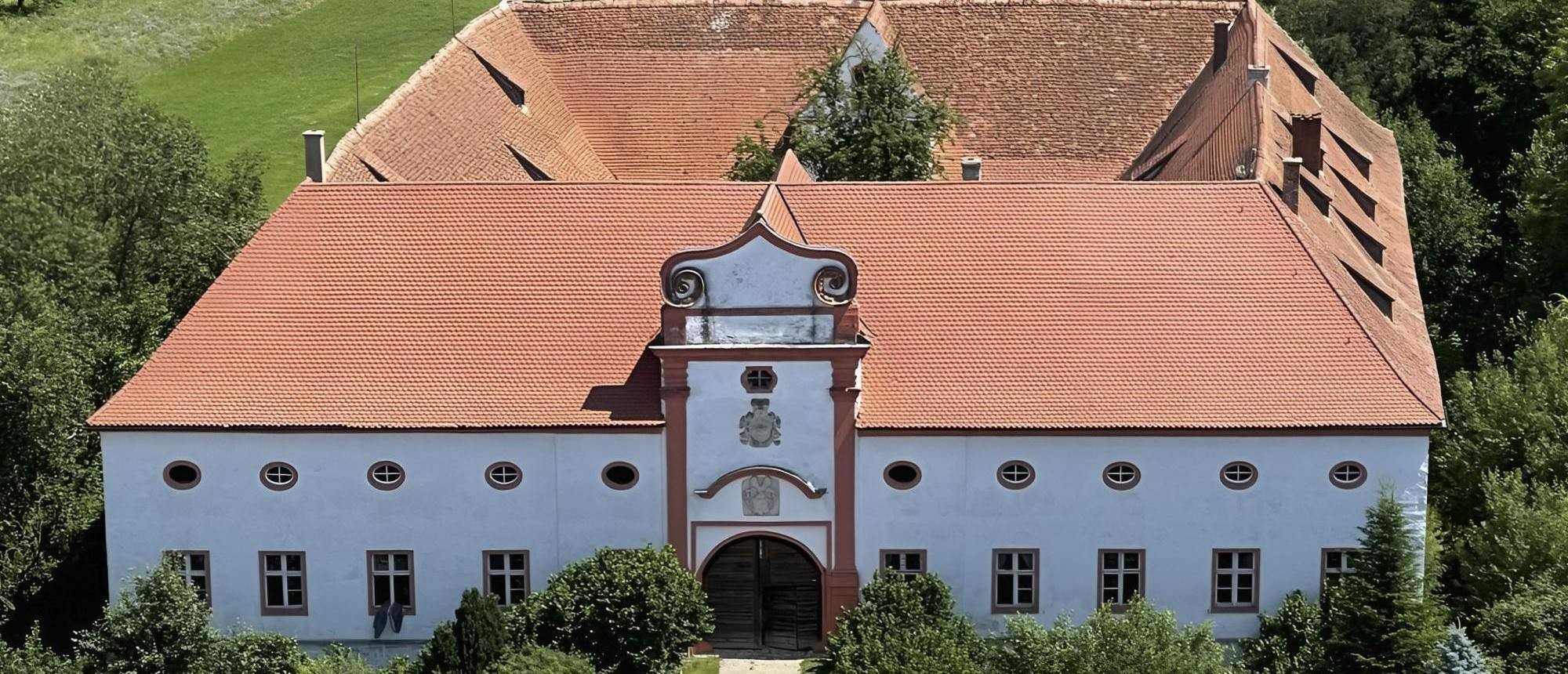 Bilder Fantastiskt slott i Bayern, nära sjön