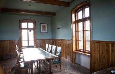 Historisk villa till salu Chmielniki, województwo kujawsko-pomorskie:  Vardagsrum