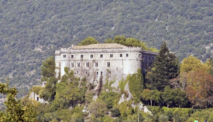 Borg til salgs Abruzzo,  Italia