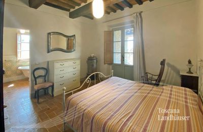 Landhuis te koop Cortona, Toscane:  RIF 3085 Schlafzimmer 3 mit Blick in BZ