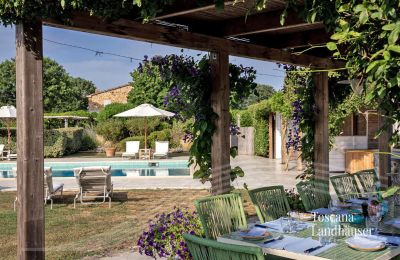 Landhaus kaufen Manciano, Toskana:  RIF 3084 Blick zum Pool