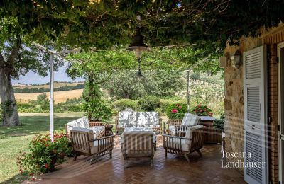 Landhuis te koop Manciano, Toscane:  RIF 3084 Sitzecke auf der Terrasse