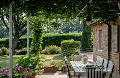 Landhuis te koop Manciano, Toscane:  RIF 3084 überdachte Terrasse