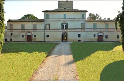 Slot til salg 06055 Marsciano, Umbria, Indkørsel