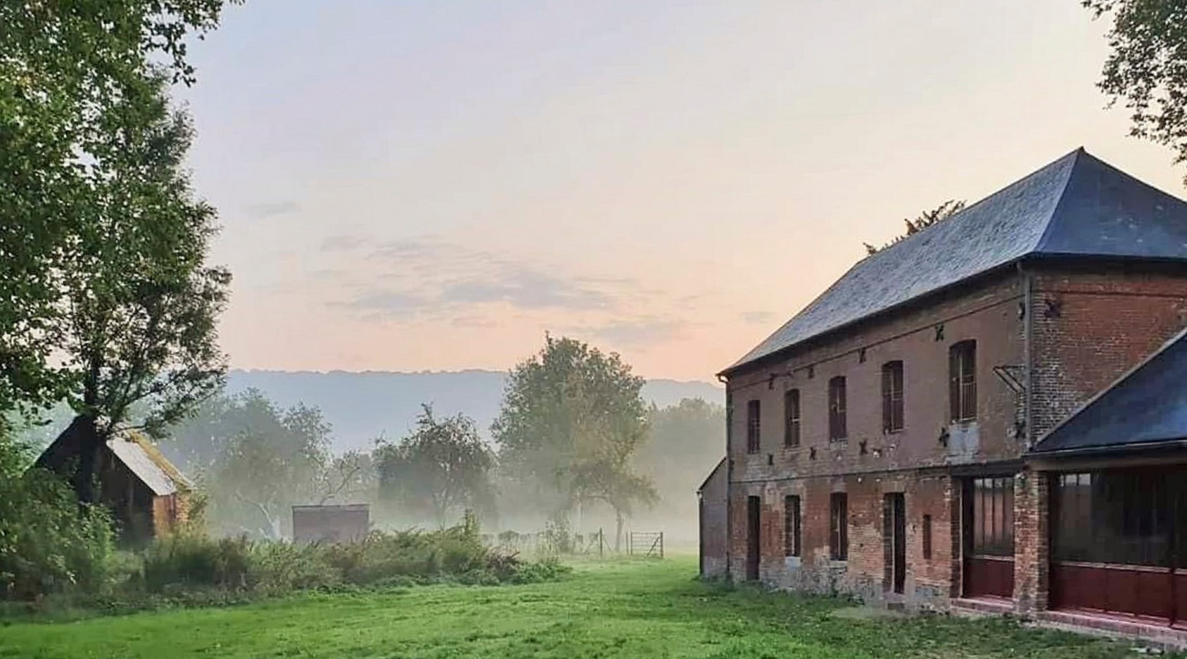 Château mit englischem Garten in der Nähe von Paris