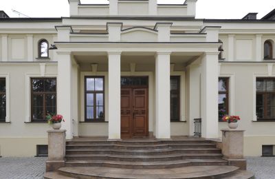 Herrenhaus/Gutshaus kaufen Cieszanowice, Cieszanowice  59, Lodz, Portikus