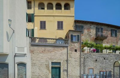 Byhus købe 06019 Umbertide, Piazza 25 Aprile, Umbria:  Udvendig visning