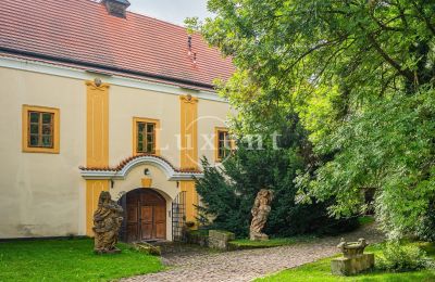 Burg te koop Třebotov, Třebotov tvrz, Středočeský kraj:  