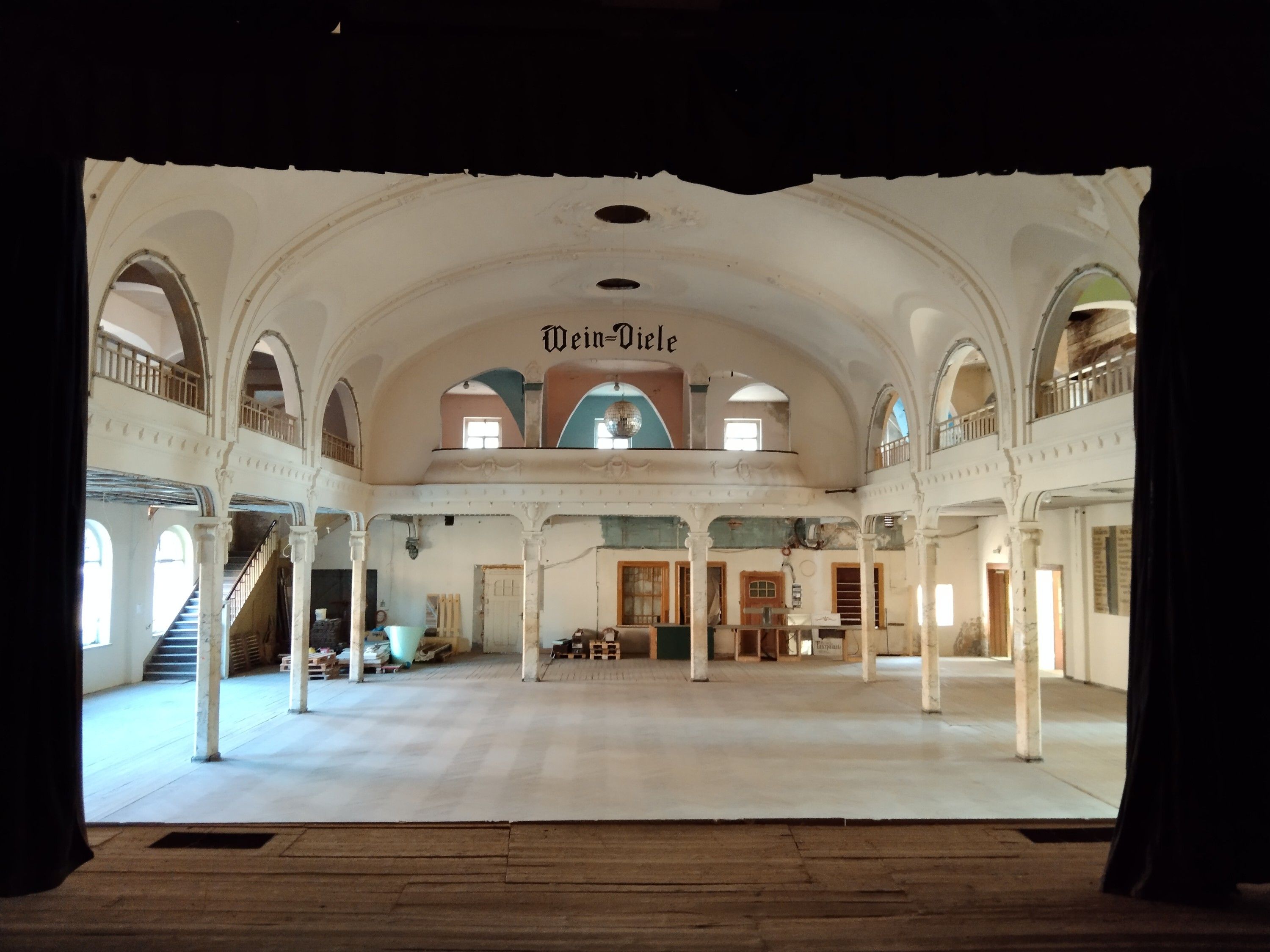 Fotos Historischer Gasthof mit Jugendstil-Ballsaal bei Leipzig: Müllers Tanzpalast Großbothen 