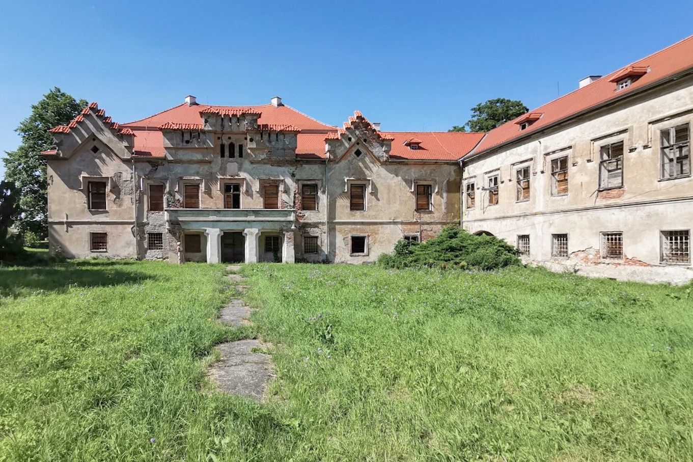 Bilder Nygotisk herrgård i Böhmen i behov av renovering