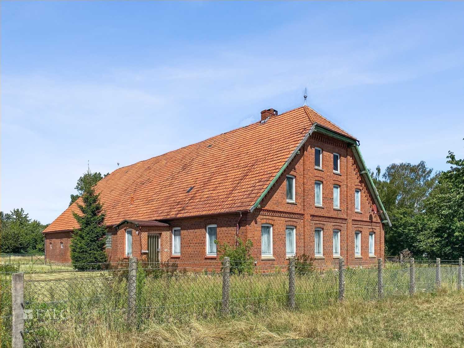 Bilder Old big farmhouse in Schleswig-Holstein for sale