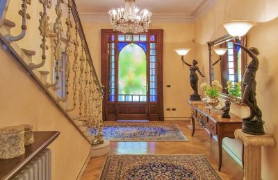 Historische Villa kaufen 28838 Stresa, Piemont:  Eingangshalle
