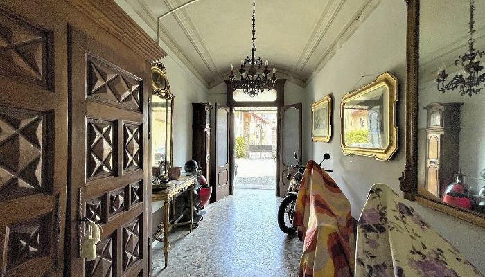 Historische villa Verbano-Cusio-Ossola, Intra 3