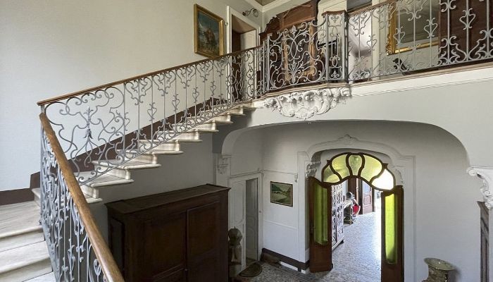 Historisk villa Verbano-Cusio-Ossola, Intra 4