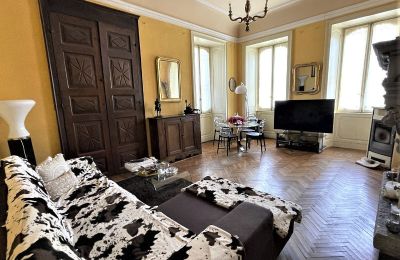 Historische villa te koop Verbano-Cusio-Ossola, Intra, Piemonte:  Woonkamer