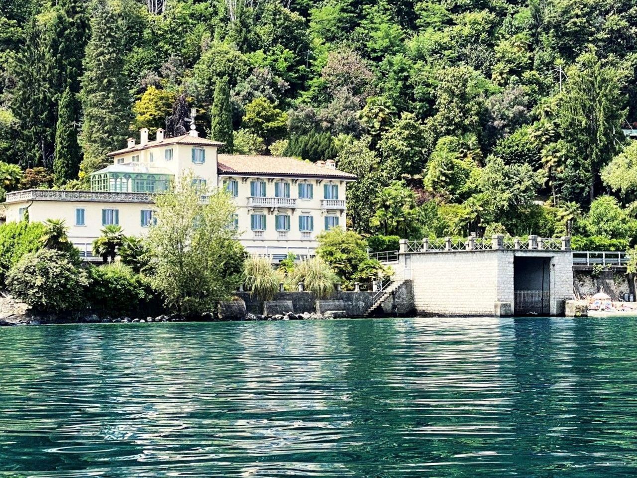Billeder Eksklusiv karaktervilla med privat strand og bådplads