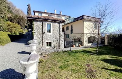 Historisk villa til salg 28824 Oggebbio, Piemonte, Indkørsel