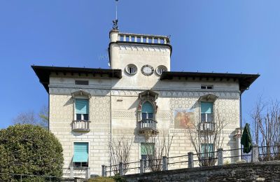 Historische Villa kaufen Verbania, Piemont:  Außenansicht