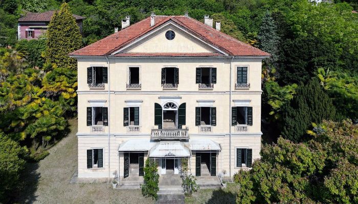 Historisk villa till salu 28824 Oggebbio, Piemonte,  Italien