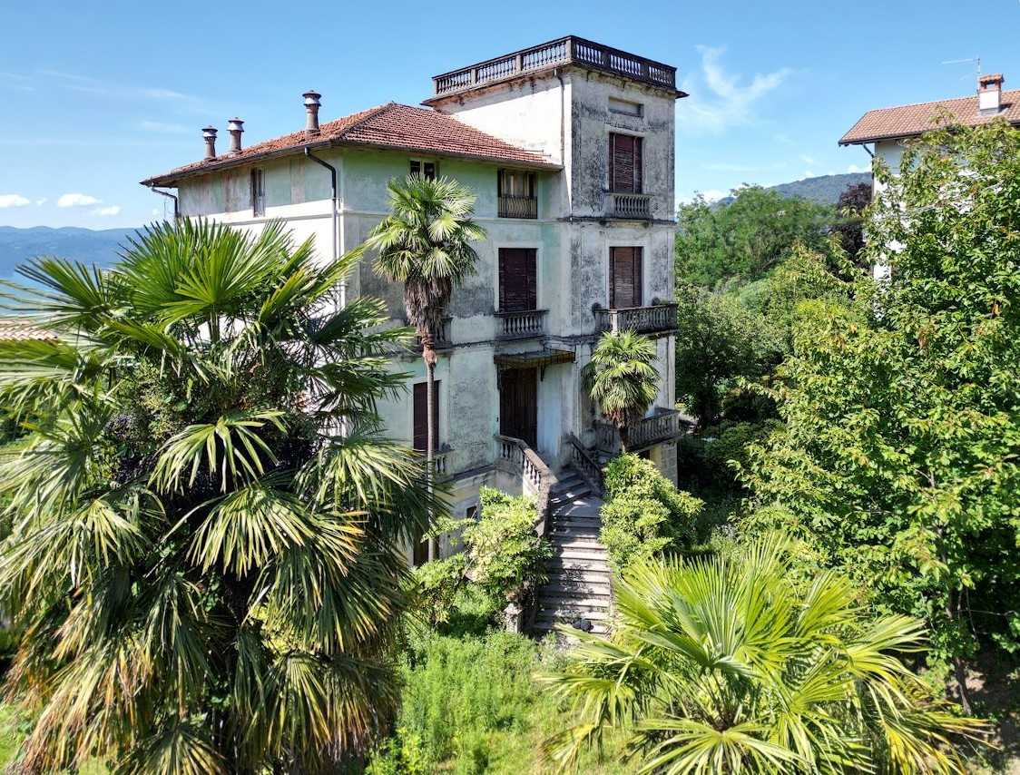 Billeder Art Nouveau-villa i Verbania Antoliva med søudsigt og have