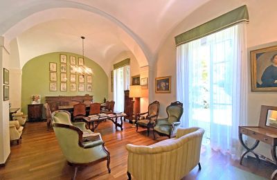 Historisk villa till salu Verbano-Cusio-Ossola, Intra, Piemonte:  Vardagsrum