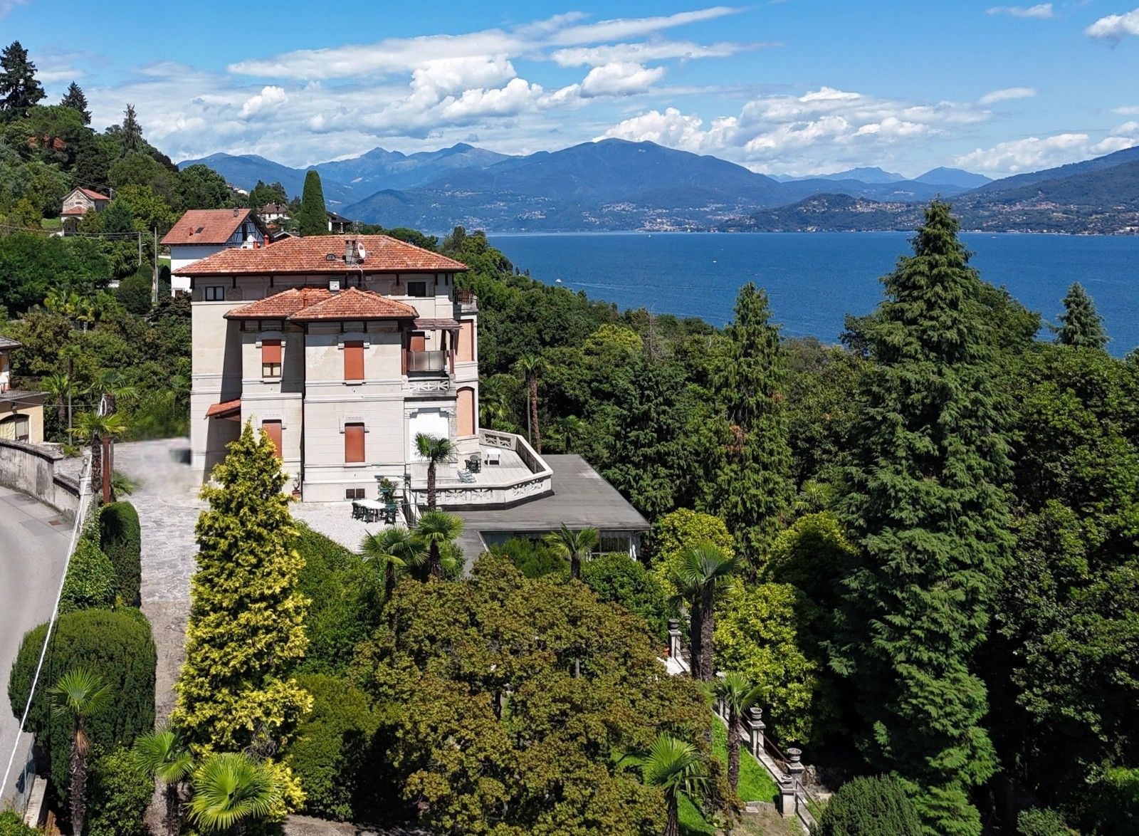 Bilder Art déco-villa vid stranden av Lago Maggiore i Ghiffa