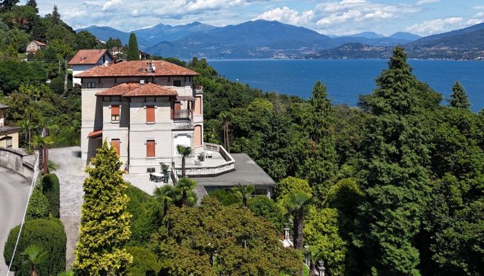 Art déco-villa vid stranden av Lago Maggiore i Ghiffa