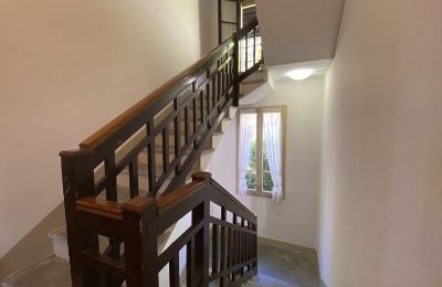 Historische Villa kaufen 28010 Nebbiuno, Alto Vergante, Piemont:  Treppenhaus