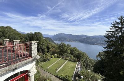 Historische Villa kaufen 28894 Boleto, Piemont:  Terrasse