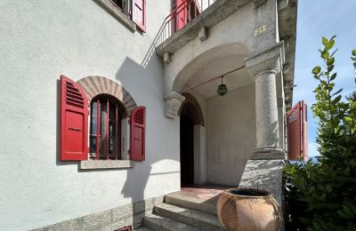 Historisk villa købe 28894 Boleto, Piemonte:  Indgang