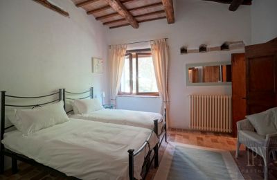 Lantligt hus till salu 06056 Massa Martana, Torretta Martana, Umbria:  