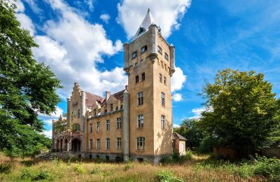 Kasteel te koop Dobrowo, województwo zachodniopomorskie:  Buitenaanzicht