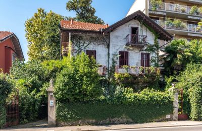 Historische villa te koop Verbano-Cusio-Ossola, Pallanza, Piemonte:  Buitenaanzicht