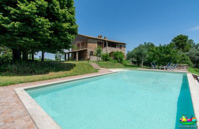 Landhuis te koop 06059 Todi, Umbria:  Zwembad