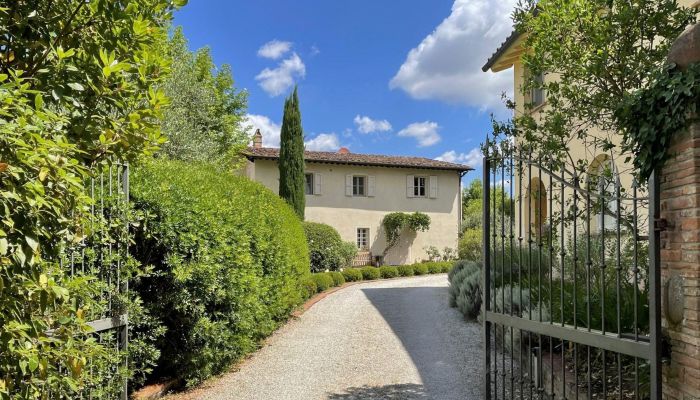Historische villa te koop Marti, Toscane,  Italië