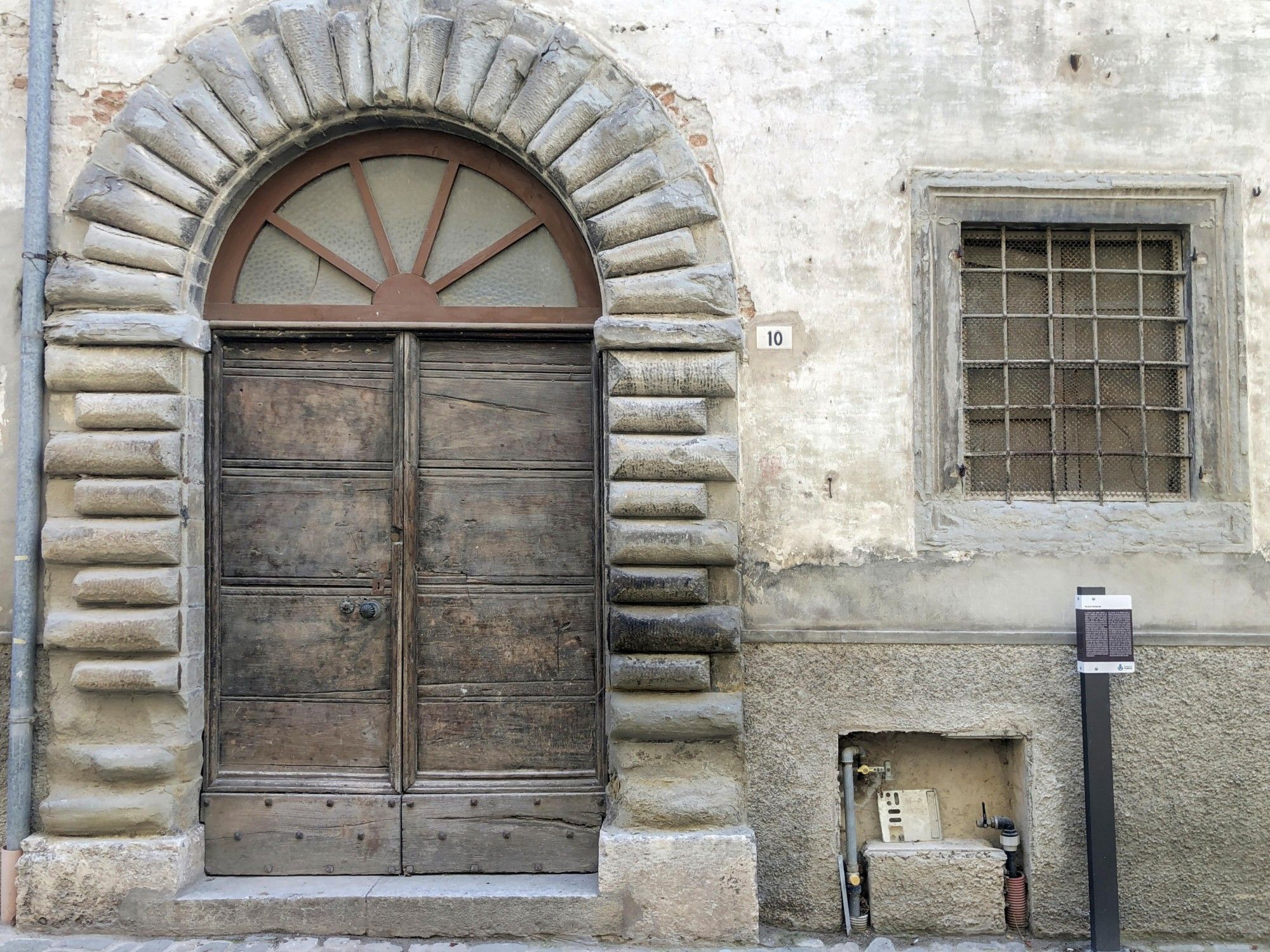 Bilder Palazzo i Piobbico i Marche-regionen