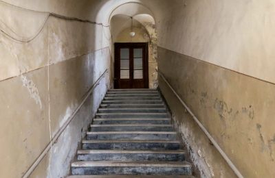 Schloss kaufen Piobbico, Garibaldi  95, Marken:  Treppe