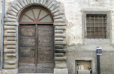 Slott til salgs Piobbico, Garibaldi  95, Marche:  Inngang